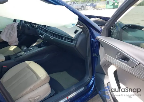 2017 Audi A4 2.0T Premium z USA, uszkodzony, nr VIN WAUENAF48HN035646